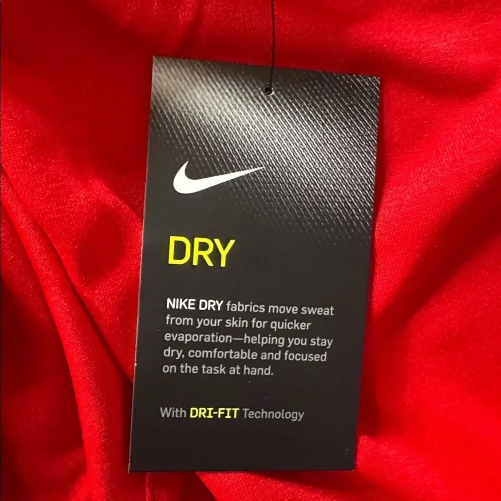 Nike Dry Boys Red Training Top Long Sleeve Athletic Fit Size XL 840177-657 NWT